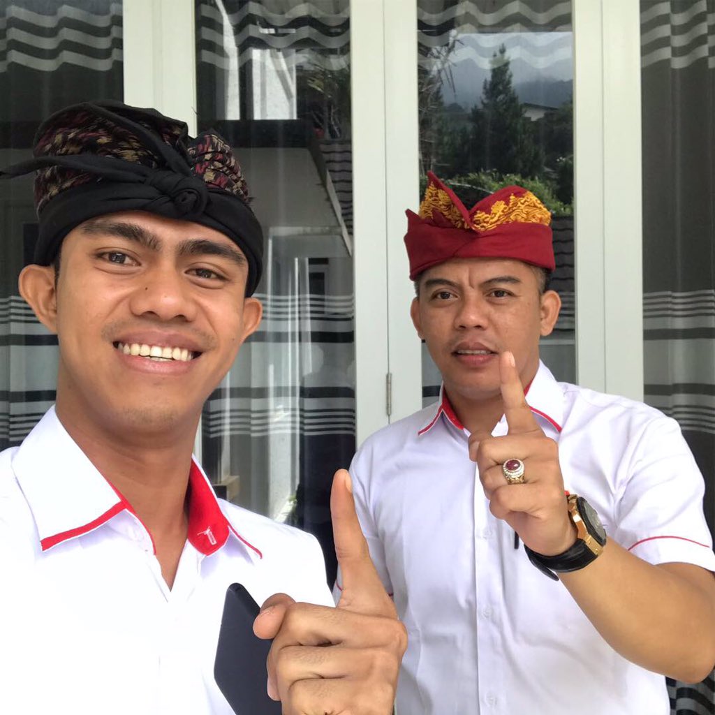 Mari kita jaga semangat perSATUan ✊🏻☝🏻
<a href="/jokowi/">Joko Widodo</a> 
<a href="/GeneralMoeldoko/">Moeldoko</a> 
<a href="/erickthohir/">Erick Thohir</a> 
<a href="/pramonoanung/">Pramono Anung (IG : @pramonoanungw)</a> 
<a href="/Pak_JK/">Jusuf Kalla</a>
 <a href="/imam_nahrawi/">Imam Nahrawi</a> 
<a href="/susipudjiastuti/">Susi Pudjiastuti</a>