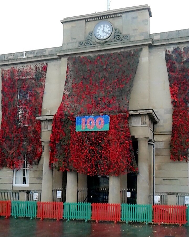 brit_chick24's tweet photo. Least we forget ❤💕❤ #poppy #poppies #poppyday #poppyday2018 #armistice #armistice100 #armisticeday #remember #thefallen #ww1 #ww2 #worldwar #sunday #rememberenceday #rememberencesunday #neverforget #lestweforget #100years #autumn #autumn2018 https://t.co/AdxAoJ6q84