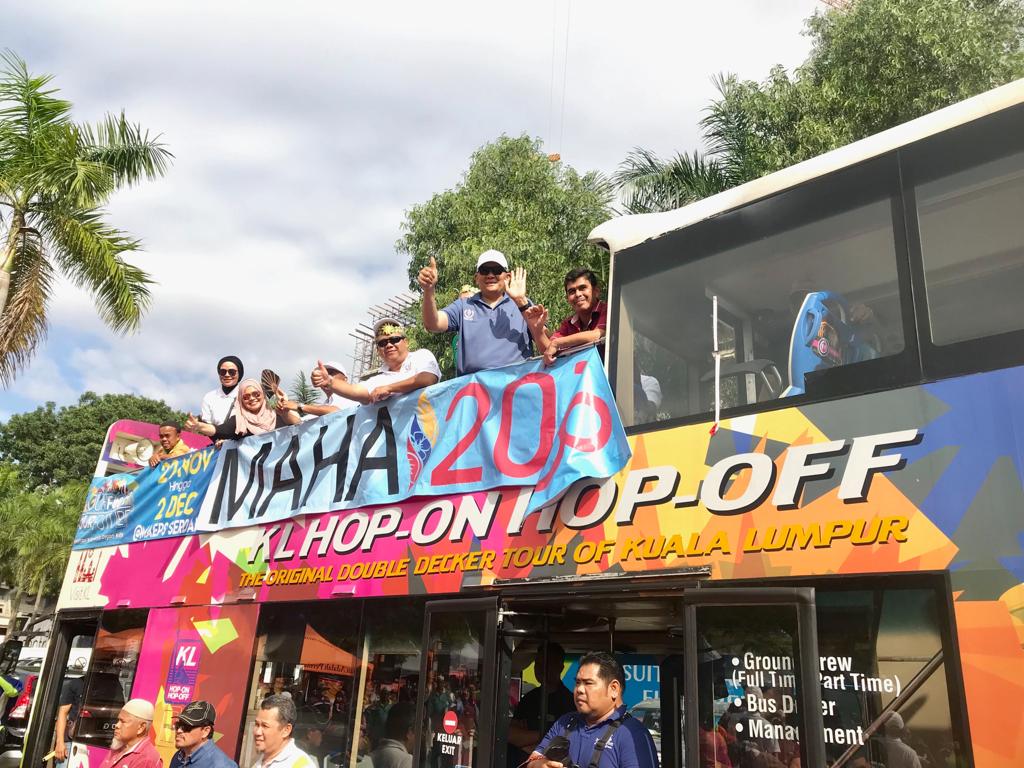 msallehhuddin's tweet photo. Street Attack MAHA 2018 hari ini di Pasar Tani Seksyen 13, Shah Alam, IOI Mall Puchong &amp; IOI City Mall Putrajaya!!Kehangatan makin terasa menjelang MAHA 2018 yang akan berlangsung pada 22 November - 2 Disember 2018!!#maha2018 #OurFoodOurFuture #moa #foodsecurity https://t.co/mV0nJ7OfCA