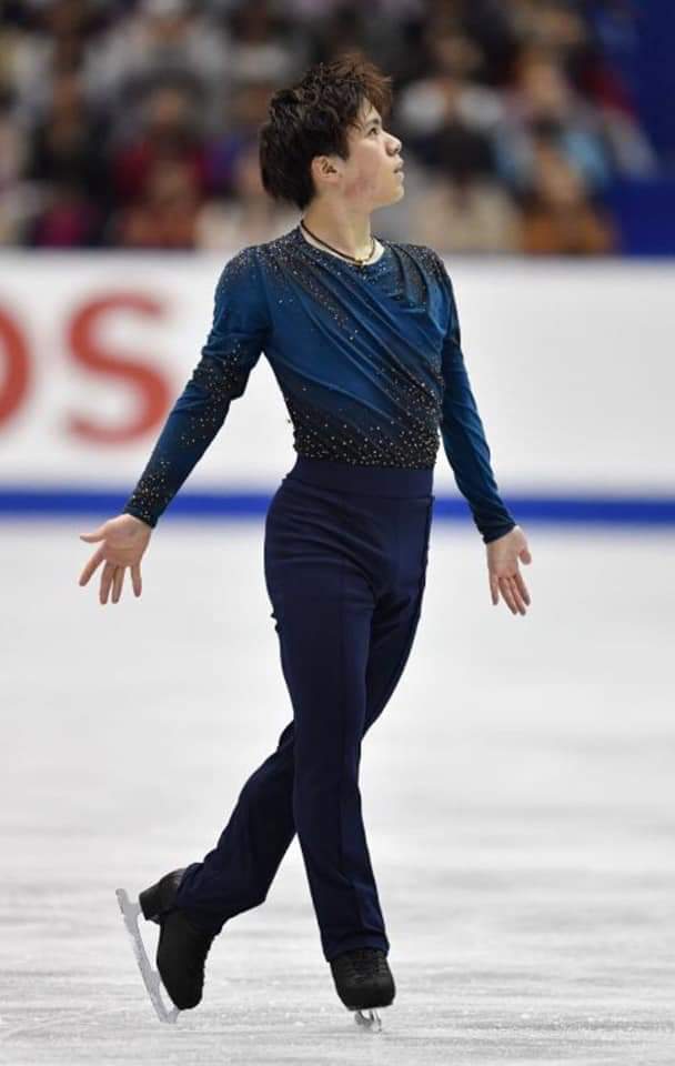 MariaVlzf's tweet photo. Shoma Uno
SP 92.49/FS 183.96=276.45
#TEMP1819 #UNOSHOMA #宇野昌磨 #우노쇼마 #NHK18
🦇😻🦋🌺💕🦇
Mi bebé se llevó la de oro
😭🥇🏆🎉🎊✨
Nene sos grande 😻🦋💕 https://t.co/DW1eBhZ65p