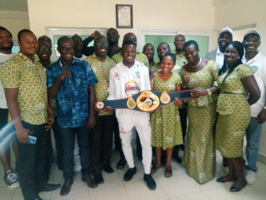 KboXtv's tweet photo. The WBO Africa Super Bantamweight Champion, @MohammedWasiru, and his management, @promotions_e, and #TeamWasiru were at the premises of Adehyeman Savings and Loans Ltd on Friday, November 9, 2018, to present the title he won against his fellow Ghanaian. https://t.co/Hs3AgMgkQi