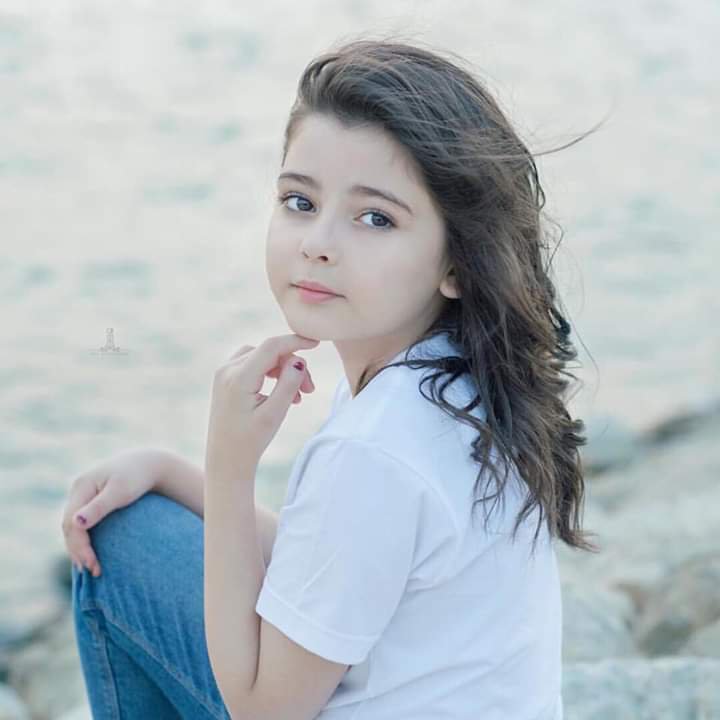 والله ما بقيت فاهمه الناس اللي في تويتر وحالها كل شويا في موضوع غريب ✋