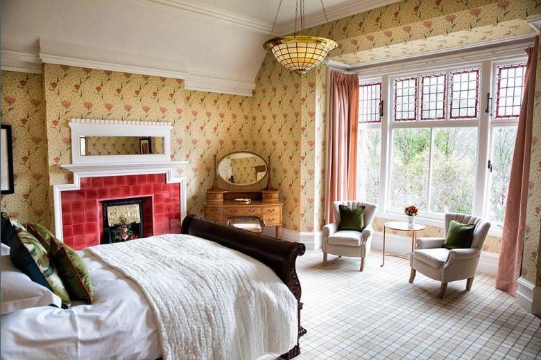selfcatering4U's tweet photo. Check out @BristoweHill - @cumbriatourism #PropertyoftheYear an elegant Edwardian home from home refurbished with a contemporary twist. With 360 degree views of some of the Lake Districts most outstanding peaks. https://t.co/ailnXJdfO4 https://t.co/TrMkUl21US