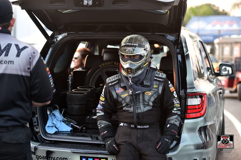 ARMYRACING's tweet photo. Scenes from Saturday at the #NHRAFinals #ArmyTeam @TheSargeTF @AntronBrown @LeahPritchettTF https://t.co/IrkebiSXgZ