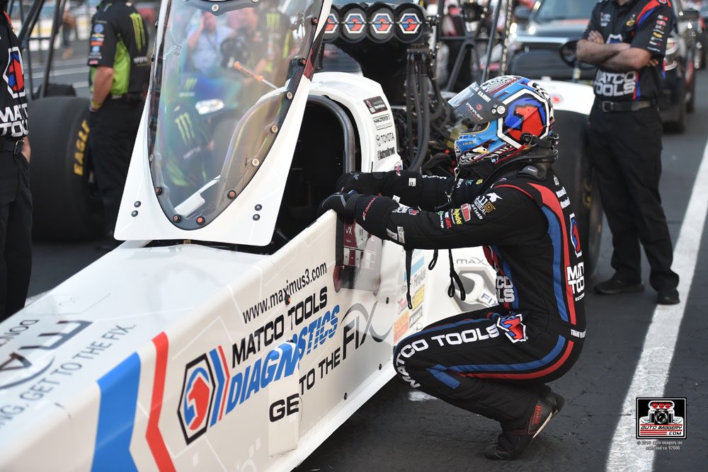 ARMYRACING's tweet photo. Scenes from Saturday at the #NHRAFinals #ArmyTeam @TheSargeTF @AntronBrown @LeahPritchettTF Part 2 https://t.co/3vsnIIgma8