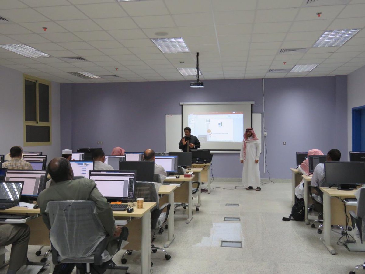 شاهد تفعيل نظام التعليم عن ب عد في جامعة تبوك