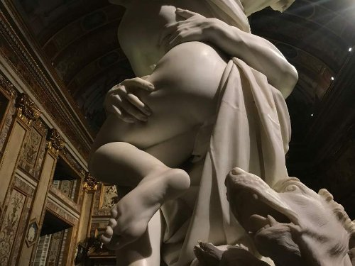 #BuonaDomenica twitterini, cosa ci salverà dall'approssimazione e dall'ignoranza ormai dilaganti? Facile: l'arte e la conoscenza. #Bernini, in sala il 12-13-14 novembre, non si può non vederlo, no, proprio non si può...
<a href="/Magnitudofilm/">Magnitudo Film</a>
<a href="/ScrivoArte/">#ScrivoArte©</a>
✍️👇 
movietrainer.com/recensioni/ber…