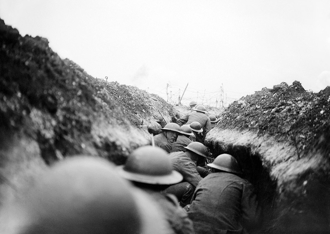 WWIIpix's tweet photo. Today marks 100 years since the end of World War I, an estimated 9 million combatants and 7 million civilians died in it. #ArmisticeDay100 #LestWeForget https://t.co/zafKunXo73