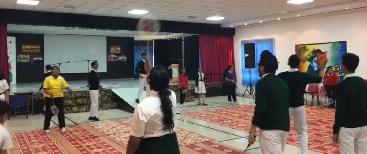 DpsDubai2's tweet photo. DPS Dubai students play an energetic game of badminton at the Dubai 30x30 challenge.
@DXBFitChallenge 
#Dubai30x30 #DPSDubai https://t.co/xbEtm6ambF