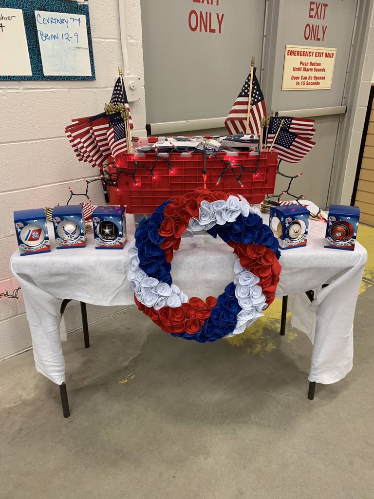 HuckabyKarie's tweet photo. Honoring our Veterans past, present &amp; future! God bless you &amp; thank you for your faithful service. Lowe’s is giving away over 1,000 free flags today to our customers at every store! @HR4Connected @DeborahLMitche2 @KearneysCircus https://t.co/l1cMun03jj