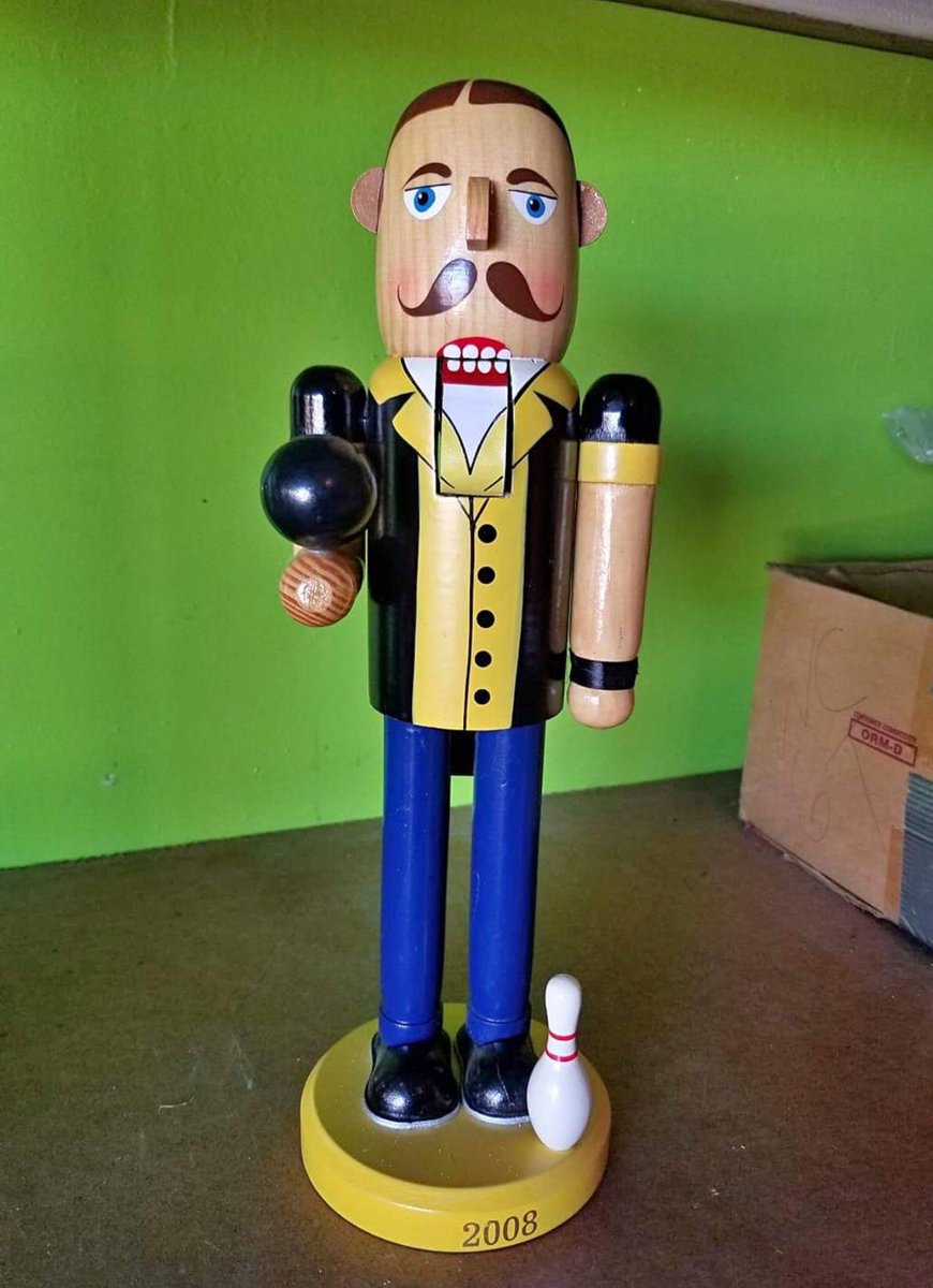 StefanieJ_PWBA's tweet photo. 📣 FUN FACT 📣
I collect Nutcrackers! Check out these vintagey GEMS I just found to add to my collection!!! Looks like they both enjoy the @HammerBowling Black Urethane 😆
#Nutcrackers #NutcrackerSeason #NutcrackerCollection #NutcrackerObsession #Bowling #BowlingNutcracker https://t.co/cjAsVkHcbH