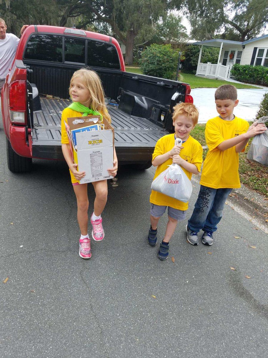 Larson4Lake's tweet photo. So proud of the Cub Scouts in Pack 146 from Lady Lake, FL. They collected about 1,500 lbs of food for the local food banks!
#scoutingforfood
#Scouting4food
#CubScouts https://t.co/34uNkJgkwi