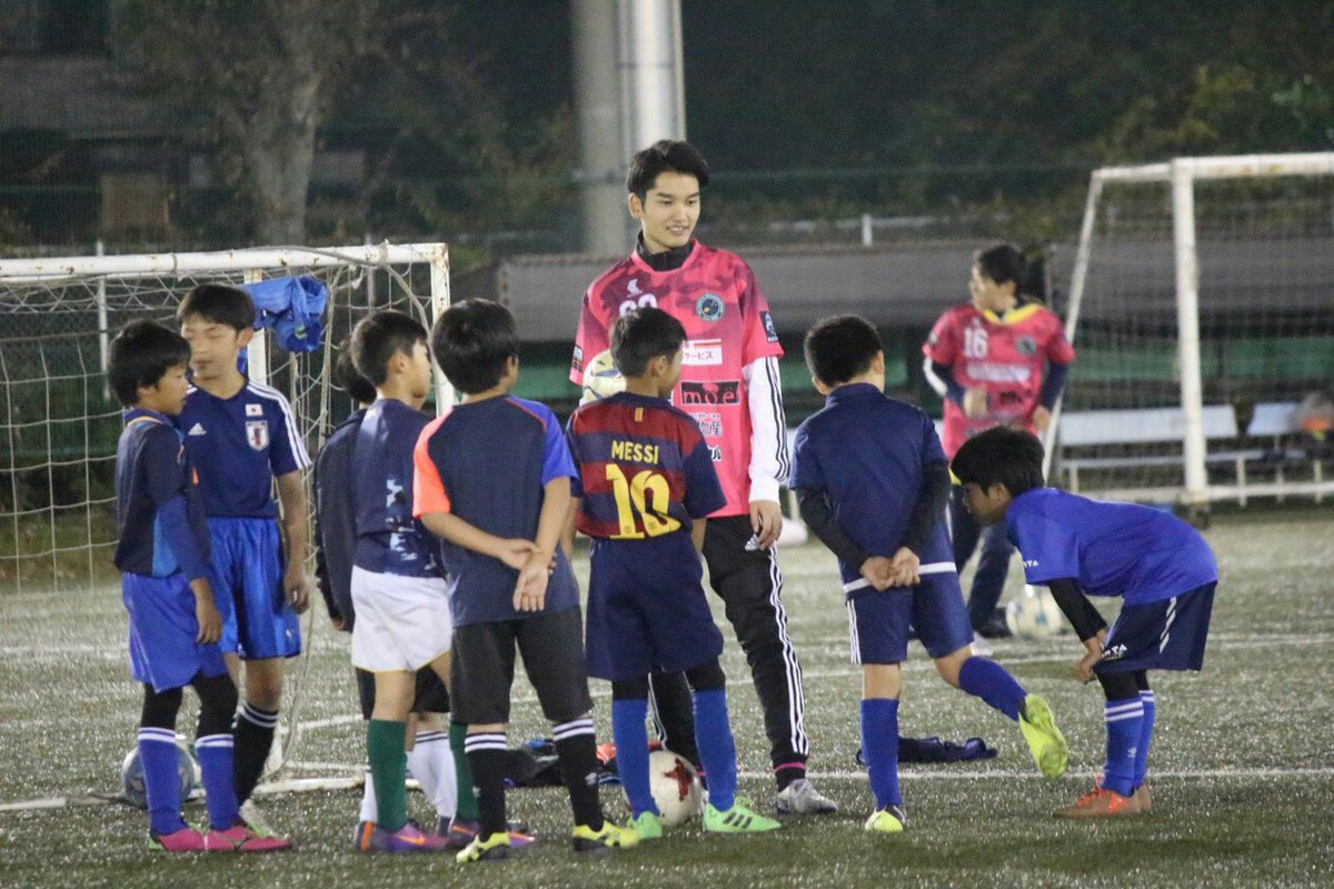 垣本右近 Fcフエンテ東久留米サッカー教室開催 日頃応援して頂いている子供たちや地域の皆さんにサッカー を楽しんでもらうことと この地域には東久留米総合高校と言う素晴らしいグラウンドを持った地域に誇るサッカー強豪校があることをより身近に感じて