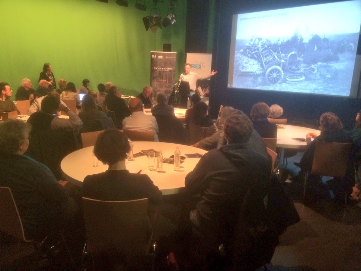C2DH_LU's tweet photo. #ForumZ #LostMemoriesWW1 4. speaker #ThomasKolnberger : «Die Waffen ruhen, die Toten nicht» Soldatenfriedhöfe im #ErsterWeltkrieg , auch in Luxemburg https://t.co/LITk4tnF8W