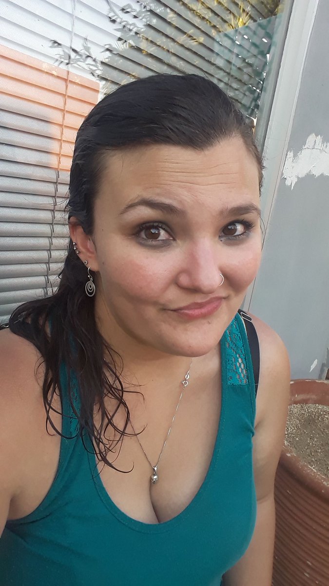 Endseeker707's tweet photo. "Aunty Sheree, are you going to swim?" "No, I don't have a change of clothing".... Cue water gun. #Ihavetodrivehomelikethis #Auntproblems #mybrotherinlawwastheinstigator https://t.co/KNMGkMsqWk