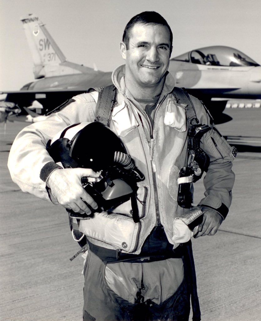 donnatobia's tweet photo. Thank you @waldowaldman for you service! @usairforce #AmericanWingman #PushIngItUp #NeverFlySolo #Motivation https://t.co/newmQmTHTM