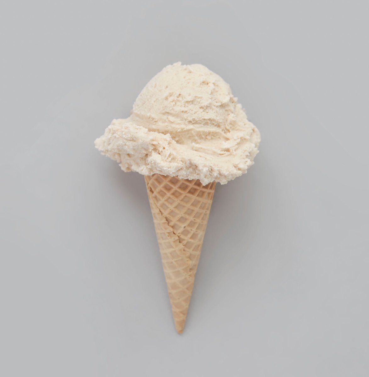 MitchellsCleve's tweet photo. This holiday classic is back and is perfect for pairing with desserts at the dinner table. Our Cinnamon ice cream is made with Vietnamese cinnamon warmed with vanilla ✨ https://t.co/ueVld9tFfb