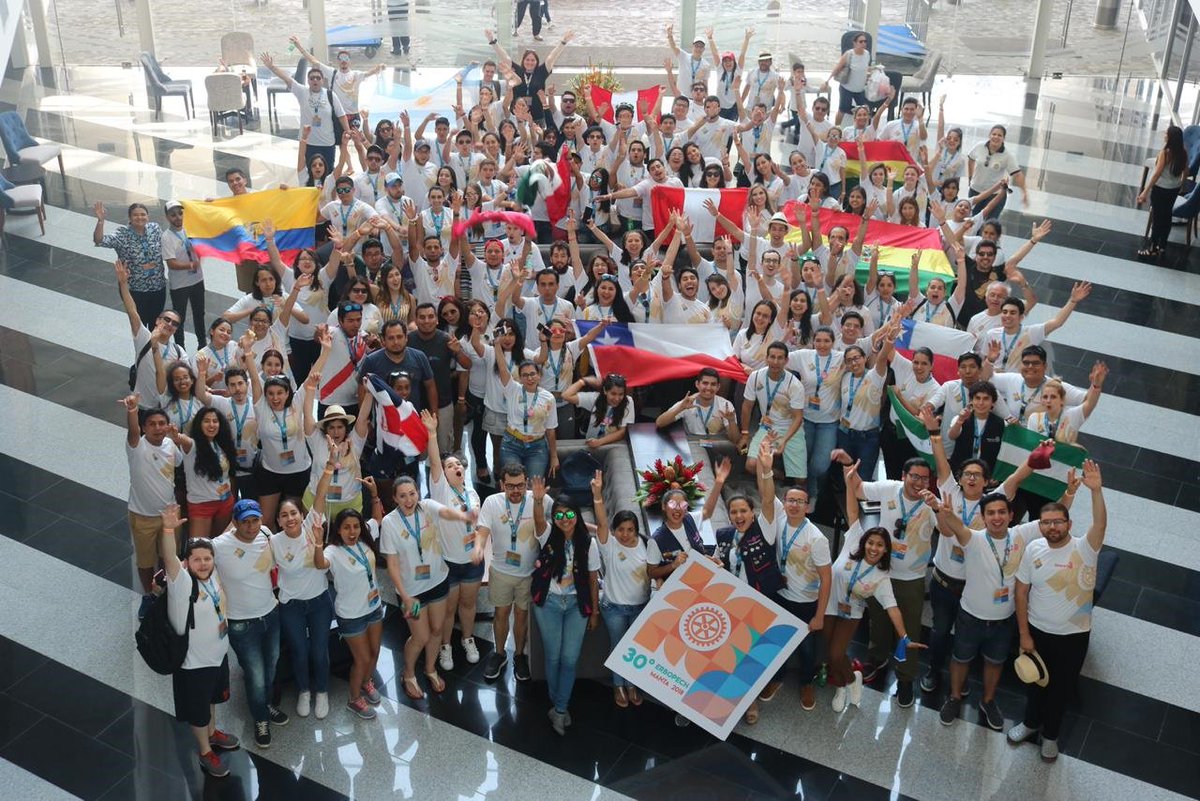 Más de 170 jóvenes rotaractianos de Argentina, Bolivia, Colombia, Chile, Ecuador, México, Perú y República Dominicana se reunieron en Manta (Ecuador) durante el Encuentro Rotaractiano para tratar sobre el liderazgo, el desarrollo de proyectos y de la membresía. #Rotaract