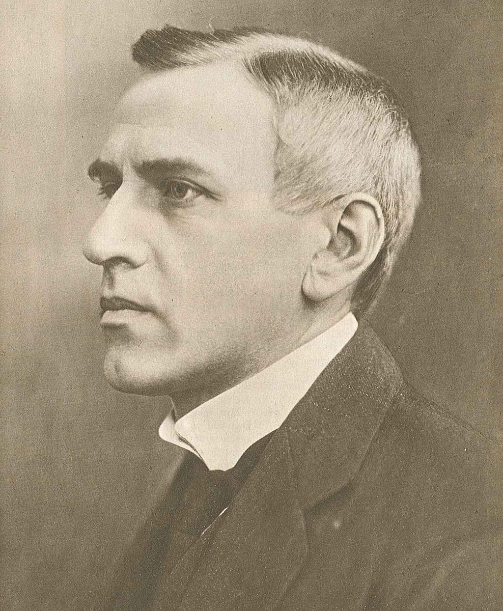 When Swedish composer & pianist Wilhelm Stenhammer (1871-1927) came to Helsinki to perform his own work, Sibelius asked him 'Would you do me the great honour of allowing me to dedicate my Sixth Symphony to you?'
