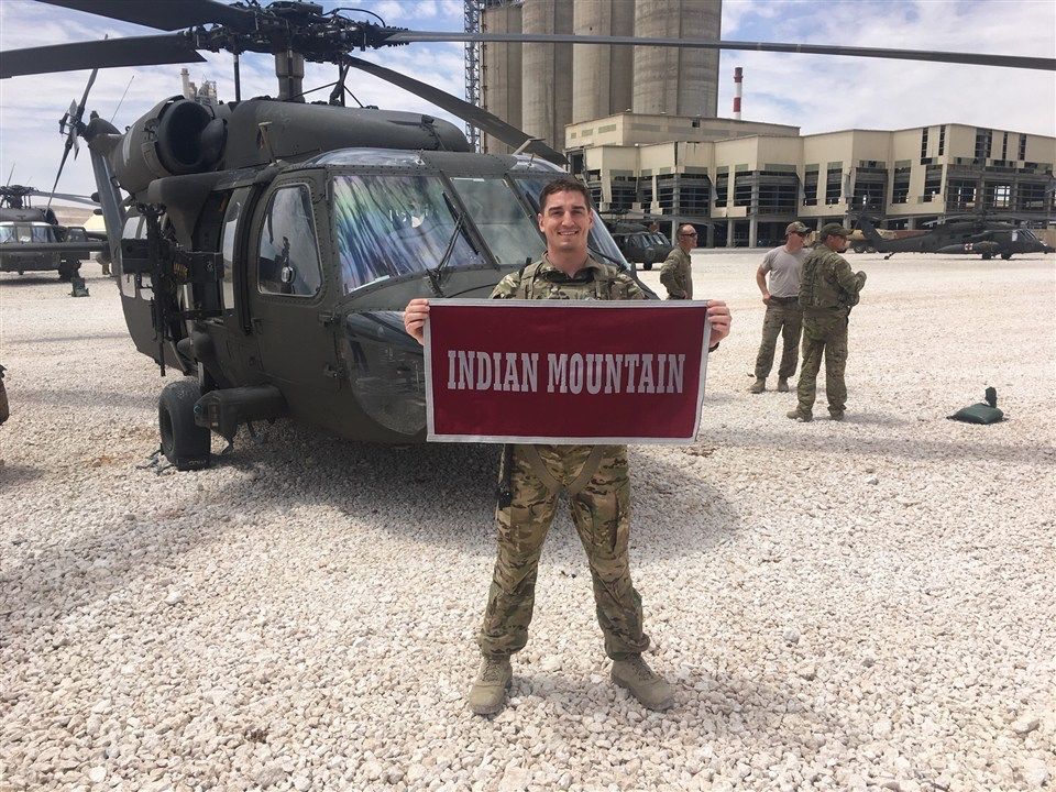 IndianMtnSchool's tweet photo. On October 22, Captain Peter Gray Smith โ03 returned to campus with his wife, Katy, to talk to students about living a Life Through Service.
โAlumni Speaker Series: A Life Through Serviceโ https://t.co/OItalhtDus #LifeThroughService https://t.co/qbZiuBZpgE