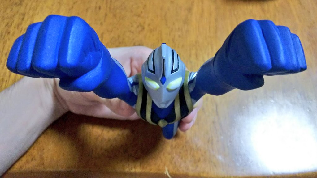 ネントク フィギュア製作 ウルトラマンアグル 着手から約1か月半もかかってしまいましたが 今日ウルトラマンアグルの変身人形が完成しました 粘土フィギュア 100均粘土 ウルトラマンアグル 青い巨人 ぐんぐん人形 ウルトラマンガイア ネントク フィギュア製作 ウルトラマンアグル 着手から約1か月半もかかってしまいましたが 今日ウルトラマンアグルの変身人形が完成しました 粘土フィギュア 100均粘土 ウルトラマンアグル 青い巨人 ぐんぐん人形 ウルトラマンガイア