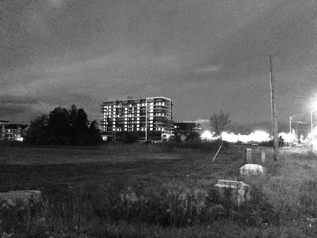 On my way in to work this morning for #Oakville Remembrance Day Parade.   Had to pull over and stop to grab a pic.  Trafalgar/OakPark building under construction. Canada does remember each and every day. #LestWeForget #CanadaRemembers #Peace 🇨🇦