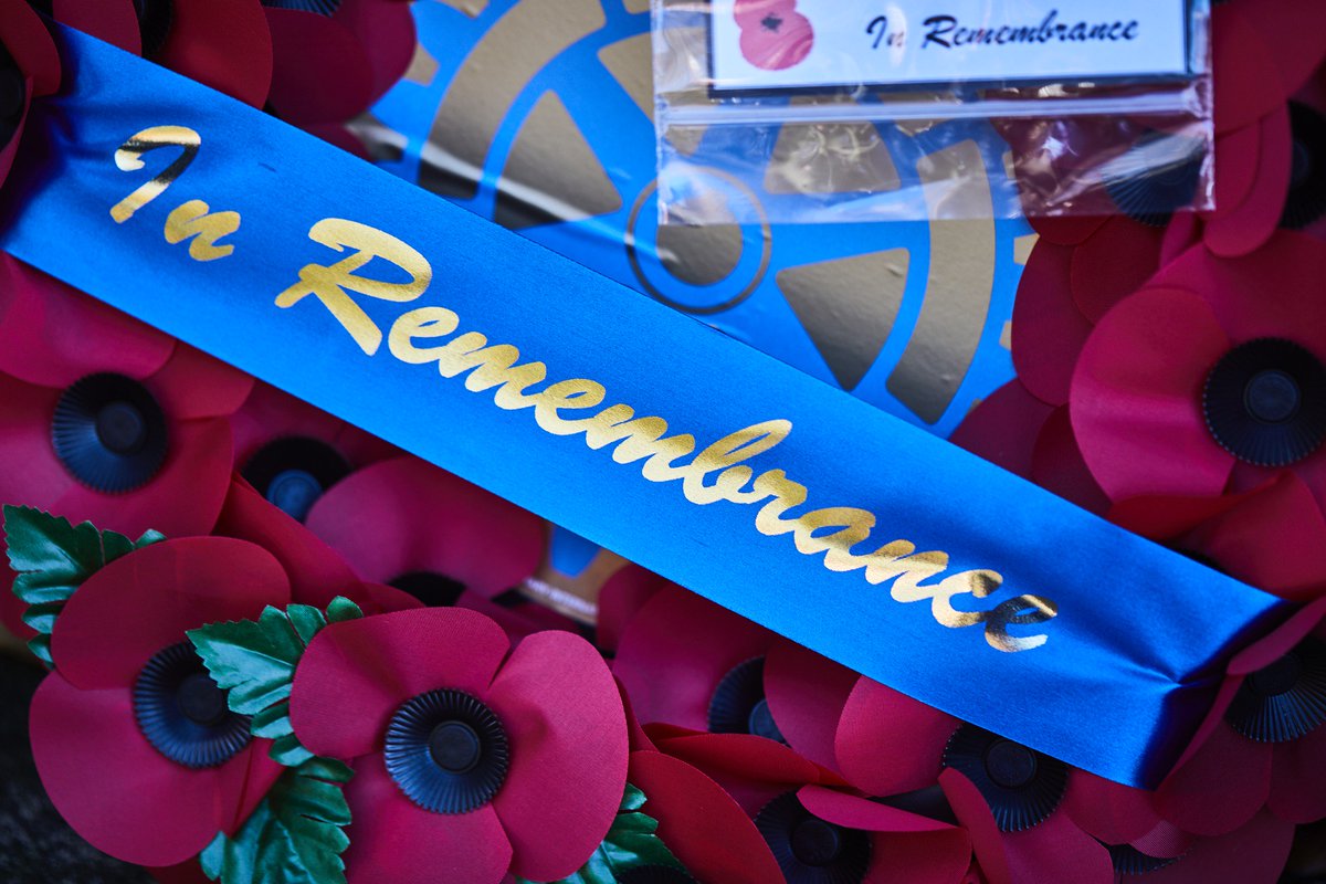 explore_sutton's tweet photo. Sutton Remembers #remembranceday #sutton #armisticeday100 #lestweforget #RemembranceSunday #RememberanceDay2018 #WeWillRememberThem https://t.co/AoCmvnFGzB