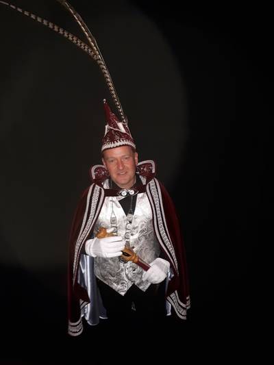 bdossenomgeving's tweet photo. Frans Jan van den Berg Nieuwe prins van Bônnenland Herpen https://t.co/aY3aM4ewVr https://t.co/FBI5RHoHsc