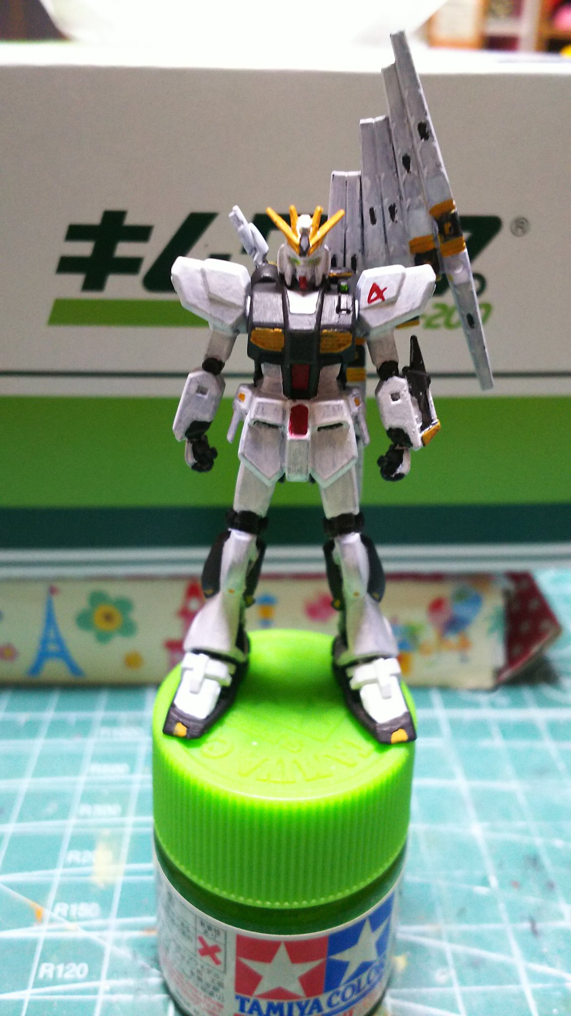 なむ 筆塗りモデラー ガンダム名鑑ガムnガンダム完成したどー １日でできなくて残念です 塗装の練習をもっと積まないと ガンプラ ガンダム名鑑ガム ガンプラの画像貼るとrtされると聞いて T Co I31kye7zik Twitter