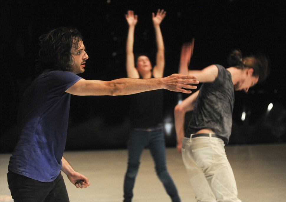 somnovaveu's tweet photo. 🙌I no podia faltar l'espectacle de #dansa del que tothom parla:
El @Nil_ml també ha vist #Violet de #MegStuart al @mercatflors
👉https://t.co/6kuMGe2tei https://t.co/BjcDS3jCrx