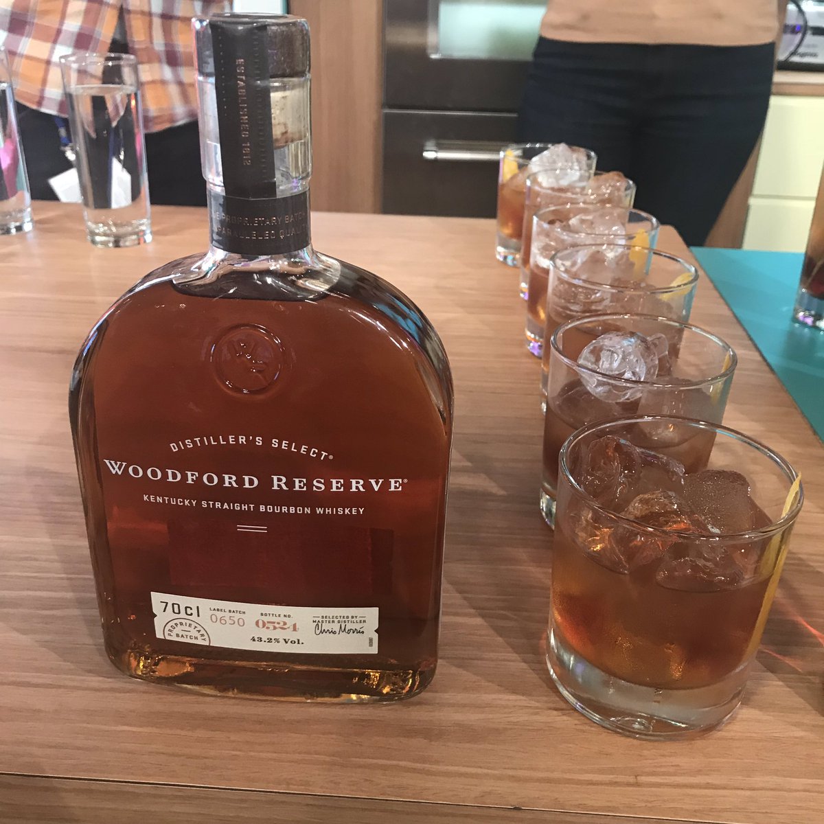 SundayBrunchC4's tweet photo. It’s drinkipoos time! @sarah_kingsbury has brought in some autumnal cocktails! To find any of the drinks shown just follow the link below! #SundayBrunch 
https://t.co/jH74AAXtCA https://t.co/YdNaPQxsCm