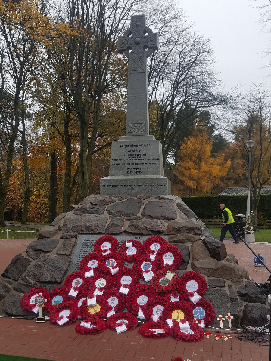 More than 400 dignitaries, cadets and members of the public braved the rain to pay tribute to The Fallen at the East Kilbride War Memorial on Remembrance Sunday morning.
#ThankYou100 #RememberThem #PoppyAppeal