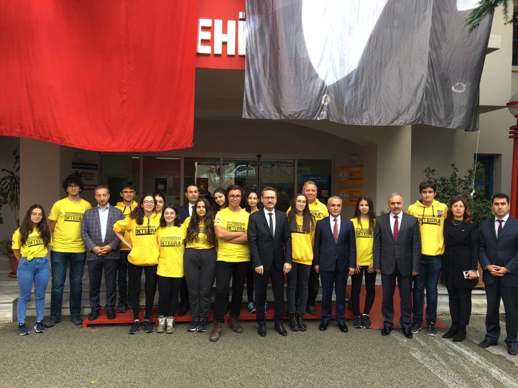 FRC_Integra3646's tweet photo. Başakşehir Belediye Başkanı @yasinkartoglu'nu okulumuzda ağırlarken düzenlenmesinde de yer alacağımız Gençlik Oyunları üzerine konuşmayı da ihmal etmedik. https://t.co/IY83WDzCqW adresinden başvuruda bulunabilirsiniz, yeni gelişmeler için takipte kalın! https://t.co/mMZko2F4su
