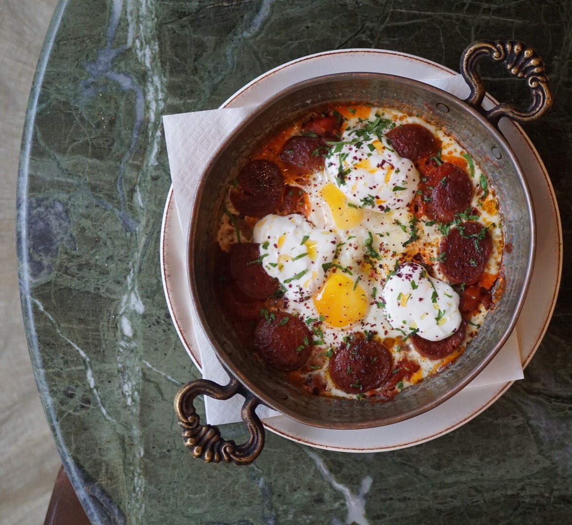 My sunshine on a cloudy day. 💁🏻‍♀️🍳 #brunch #sundaybrunch #breakfast #sucuk #shakshuka #onthetable #eeeeeats #londonfood #breakfastlondon #thisislondon #bakerstreet #marylebone #paddington #oxfordstreet #marblearch #foodporn #brekkie