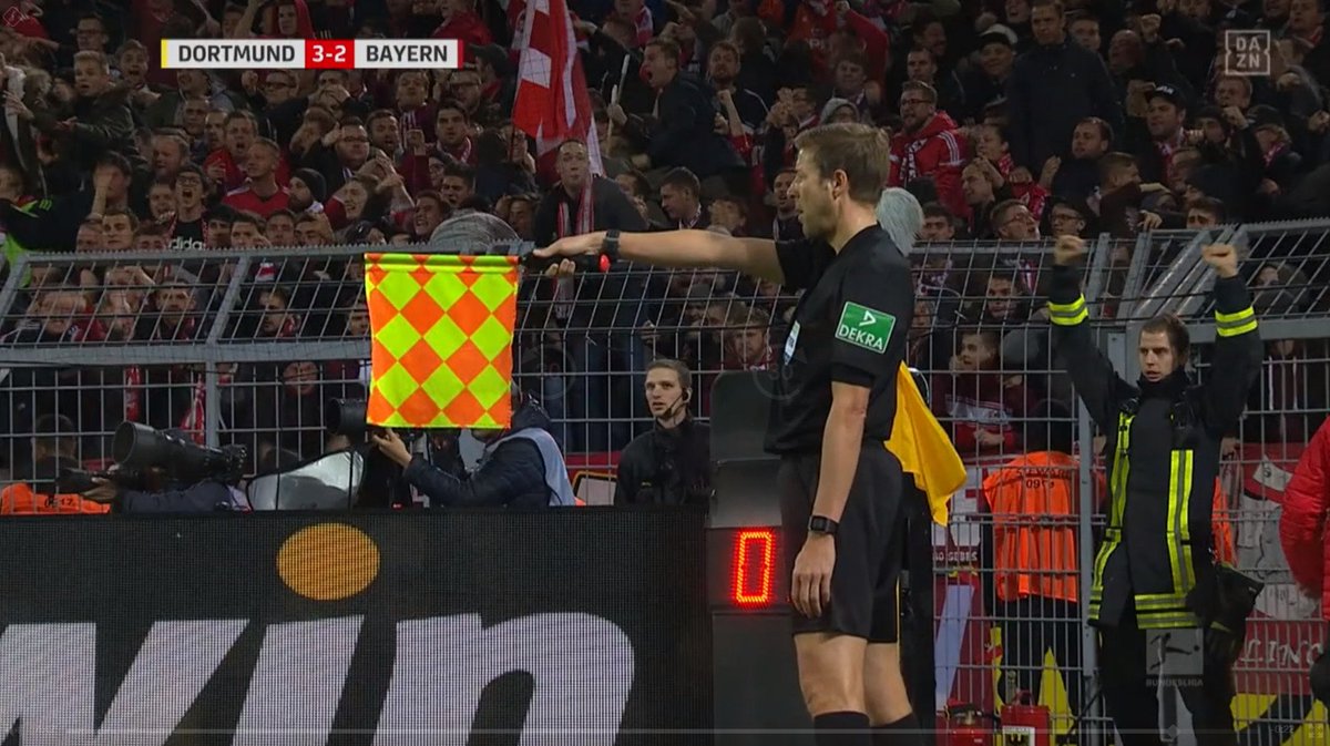 Der Feuerwehrmann! 🧡🖤 #BVBFCB