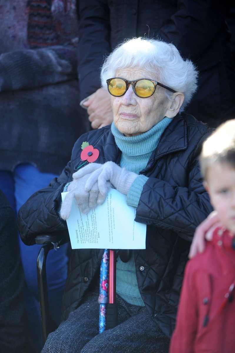 #RemembranceDay2018 #RemembranceSunday2018 #Esher #Surrey <a href="/surreylive/">SURREY LIVE NEWS</a> <a href="/SmurfMySquirrel/">Tommy Smurthwaite</a> #LestWeForget #WeWillRememberThem