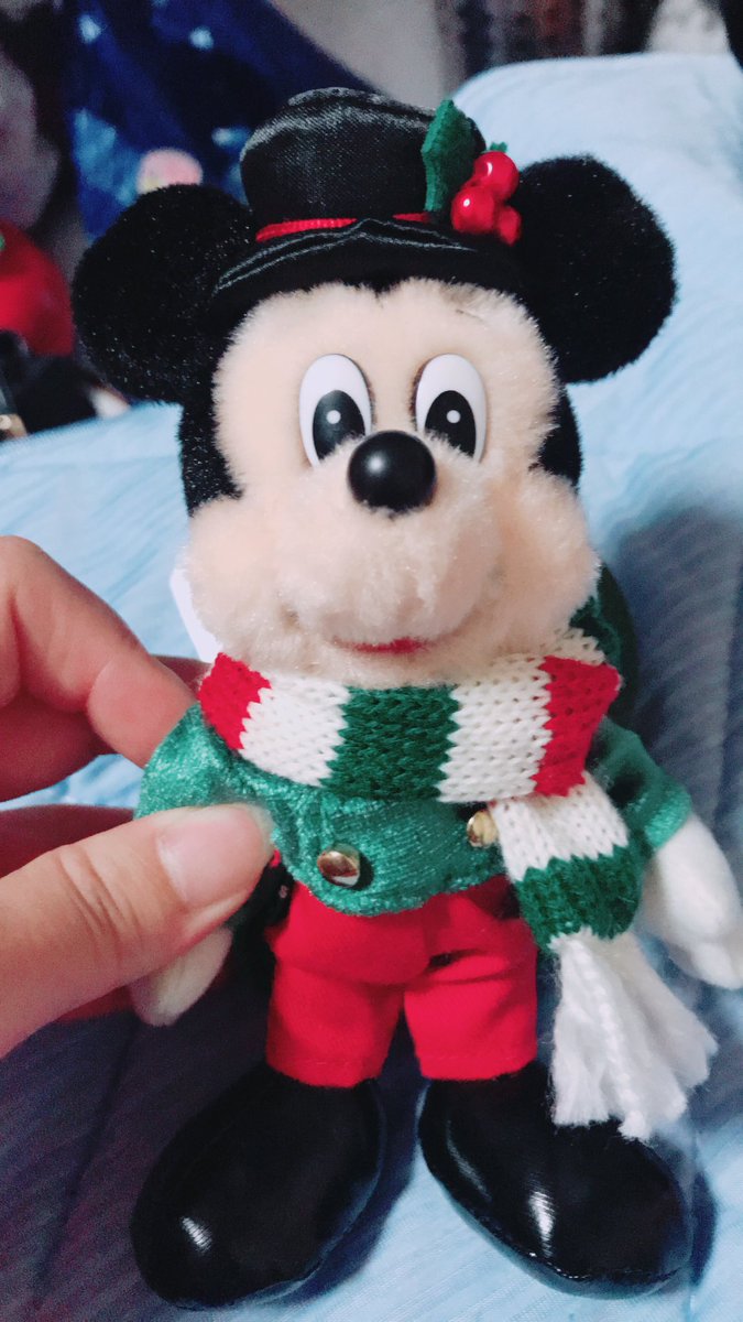Mickey_rabbit1's tweet photo. ぬいばはもう買わないって心に決めたのに…
笑われるかもしれないけど本当にこの子と目が合ってしまったから連れて帰って来ました。。
悔いはない←
クリスマスのグッズ見るの危険すぎる👀 https://t.co/DBm11NLWVG
