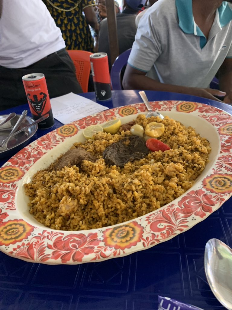 dienekeita's tweet photo. J’ai eu l’honneur d’être invitée au #AGFOUTILAFIDY @AlphaMadyTour avec @KoundounoSekou . Ce fut un moment de partage familial et convivial extraordinaire! #FiereDesJeunesDeMonPays #PourLeBienDeLaGuinee #ParcequeChaqueGuineenCompte @GouvGN @IbrahimaKFofana @AlphaCondePRG https://t.co/lKaJ8nt67f