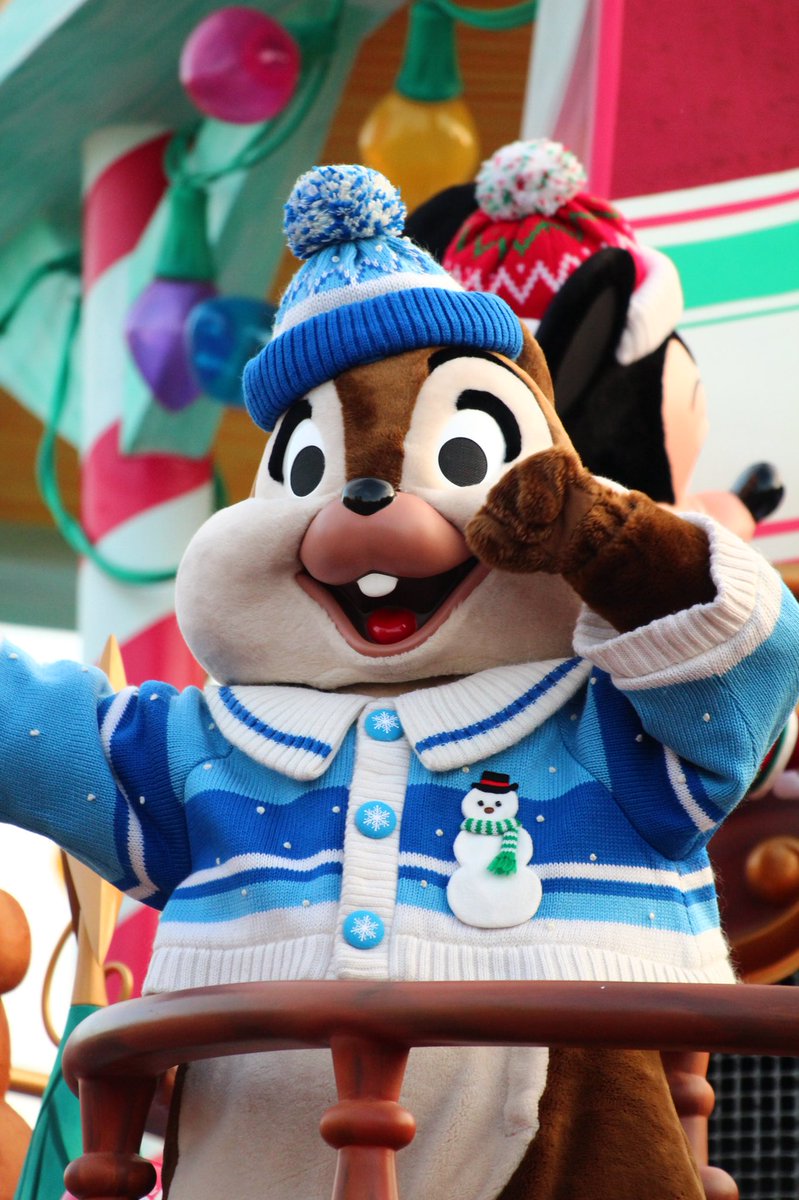 Mickey_rabbit1's tweet photo. 見始めて来ました！
クリスト初めて見ました〜(*/ω＼*)
やっぱクリスマスって雰囲気から好き！ https://t.co/D1TT3Nd8ZW