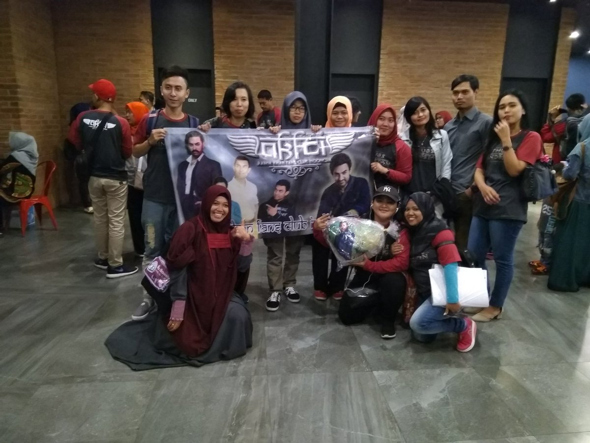 Ghome1995's tweet photo. Today, AKFCI watching together @TOHTheFilm in CGV Bekasi &amp; we love it! @yrf @aamir_khan @SrBachchan @fattysanashaikh #KatrinaKaif https://t.co/YrSRpWcIDu