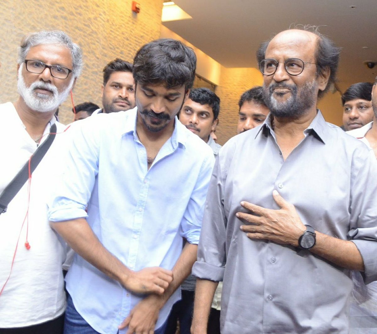 dhanushmandram's tweet photo. 1 MONTH FOR THALAIVAR BIRTHDAY
Advance Birthday Wishes Thalaivaaaaaa!!!!!
@RIAZtheboss @Rajini_RFC @RajiniFansTeam @RajiniFC https://t.co/K0oaXLPDSp