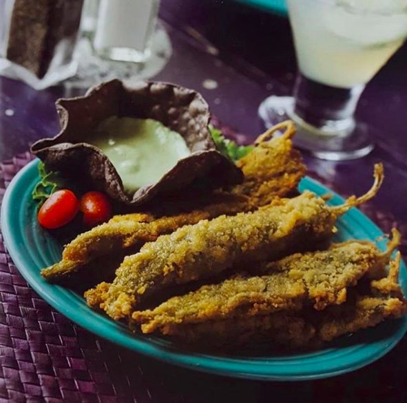 WalkingMatters's tweet photo. ๐ Spotted! @HLC_Dinnerware dinnerware! Thank you Range Cafรฉ for supporting American manufacturing ๐บ๐ธ Are you a #plateflipper ?
#TabletopMatters
#HomerLaughlin #FiestaDinnerware #MadeInTheUSA#MadeInAmerica #chef #restaurant #bistro #dinnerware #tabletop https://t.co/Bc6yXz3VYk