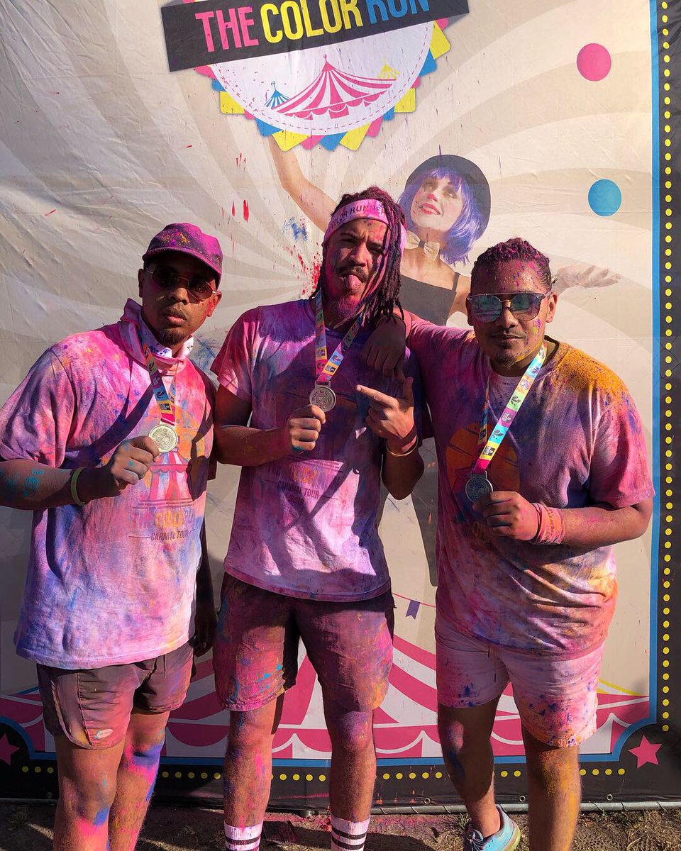 zionthree3's tweet image. Wrestling rainbows &amp;amp; pummel powder at Seapoint Promenade, yesterday we finished The Color Run.

We had so much fun doing the #TheHappiest5k.

#TheColorRunSA
#MoreClowning #CapeTownColorRun 
Quality Video found Here:
youtu.be/YKXoGBLq8zw
