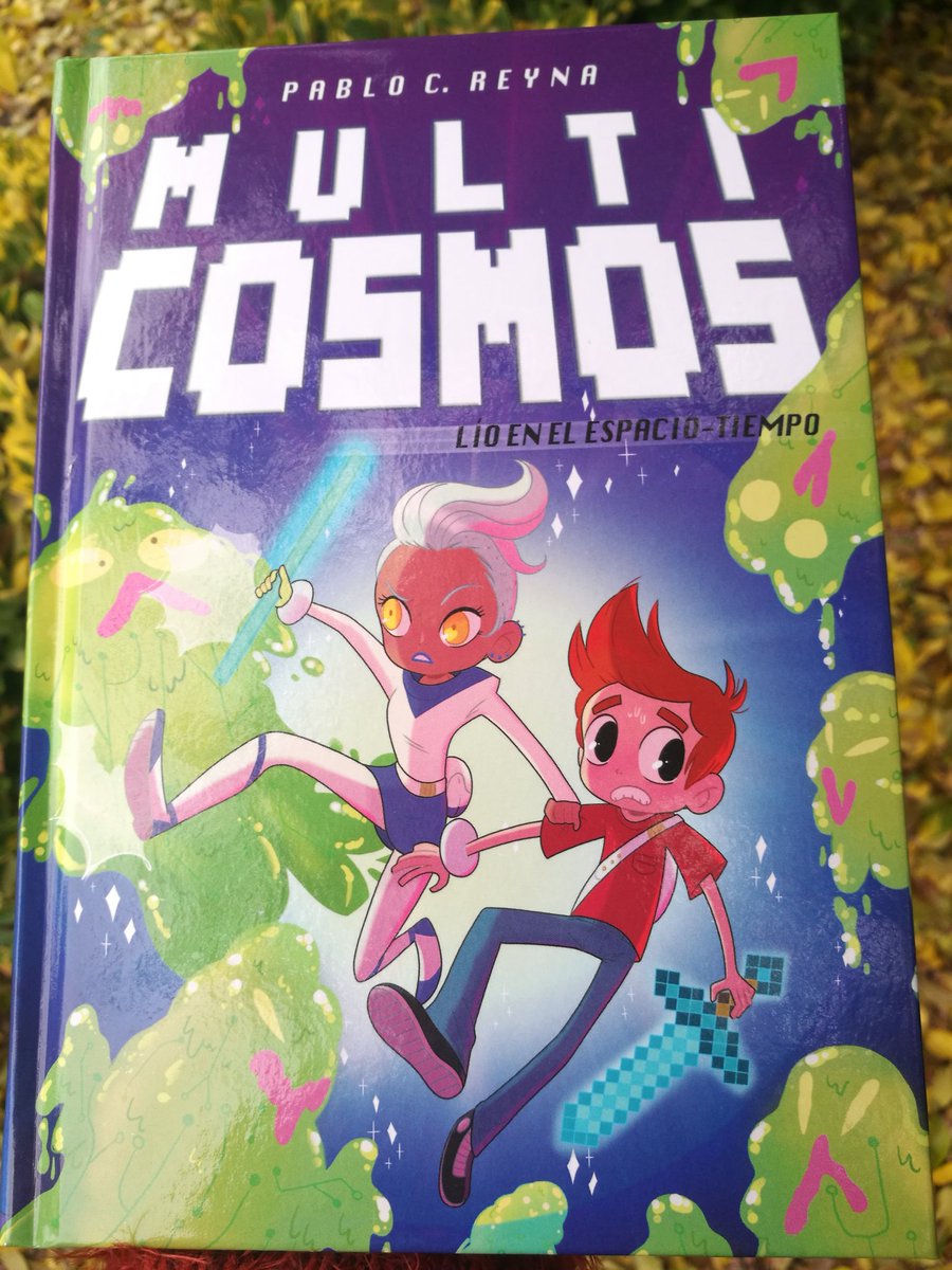 EstherVilla's tweet image. Planazo de domingo: leer el final de la saga con #MultiCosmos 4. El placer de leer es esto. 😍