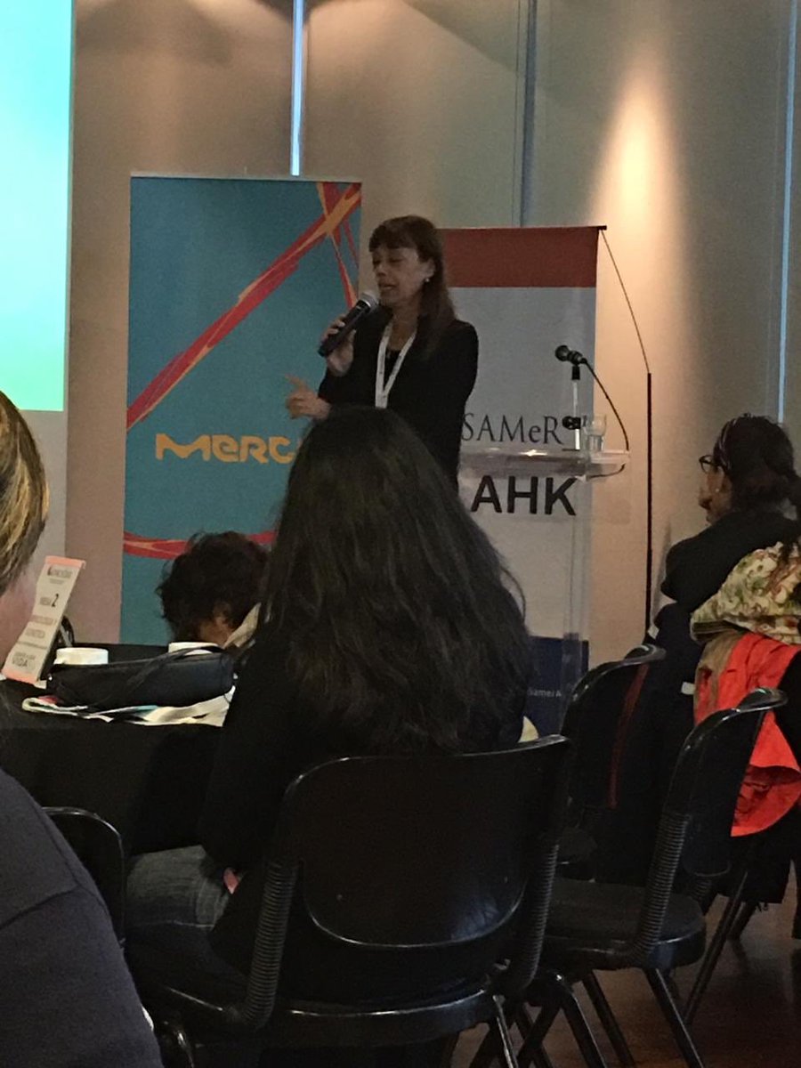 En las 22 jornadas Concebir presentando el manejo de las emociones durante la búsqueda de hijo. Estrategias y estilo personal