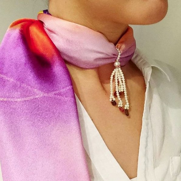 LEONALENGYEL's tweet photo. Happy to announce our collaboration with @CDPearls Pearl specialist Chrissie Douglas designed this versatile tassel full of #pearls which is so much part of this season’s look. #Leonalengyel #scarves are now available at 42 Beauchamp Place #Knightsbridge https://t.co/kdfreSeTrr https://t.co/Fsa1FErB8H