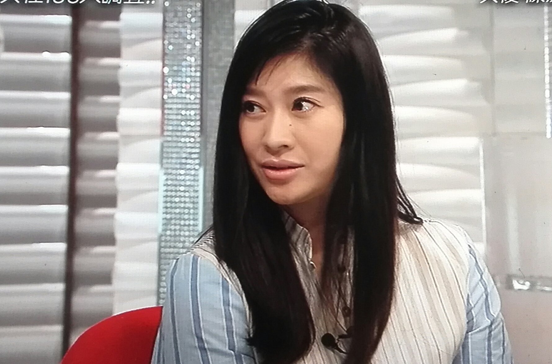 ちゃんちぃ Chang Chii 篠原涼子なんだけど やっぱり顔がなんか違う 太ったから いや なんか目が変なんだよ T Co Qidfkg1qtv Twitter