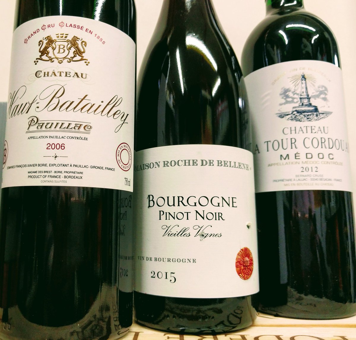 JeroboamsHSKen's tweet photo. Behold the #Bordeaux &amp; #Burgundy in the #Jeroboams #Christmas offer!  #ChristmasisComing and Monsieur Philippe's ready with his #French reds to quench your thirst! 
#pauillac
#pinotnoir
#hautbatailley
#claret
#latourcordouan
#medoc
#rochedebellene
@RochedeBellene https://t.co/1IRg1A3f9L