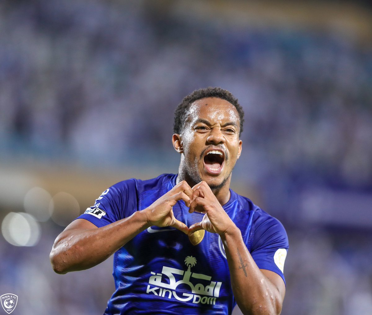 الهلال ينافس نفسه 💙  

#الهلال_الوحدة