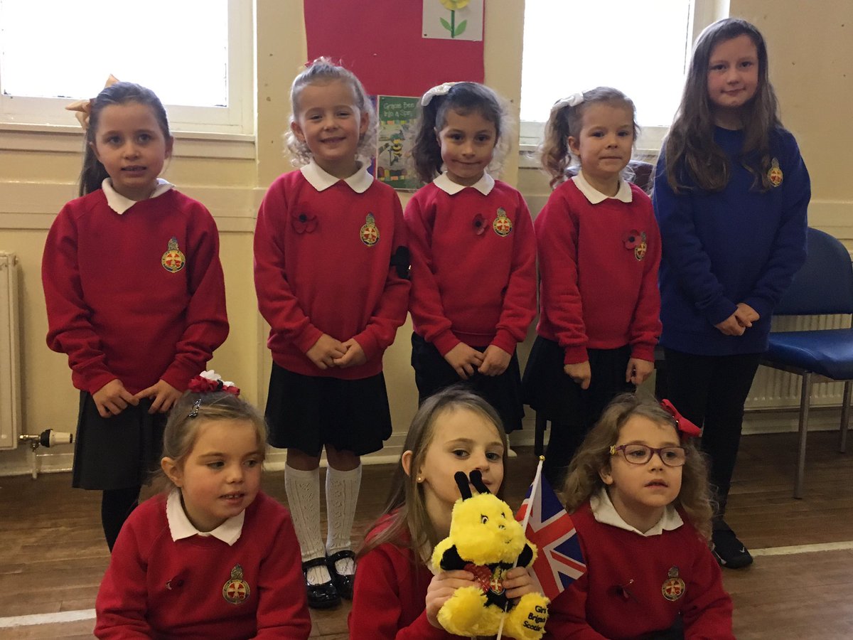 BeelindaGb's tweet photo. Joined some of the girls at 1st Caldercruix for the Remembrance Sunday Service. It was a lovely service and the girls looked so smart in their uniforms!! Well done girls X https://t.co/VNkFJfKvrA